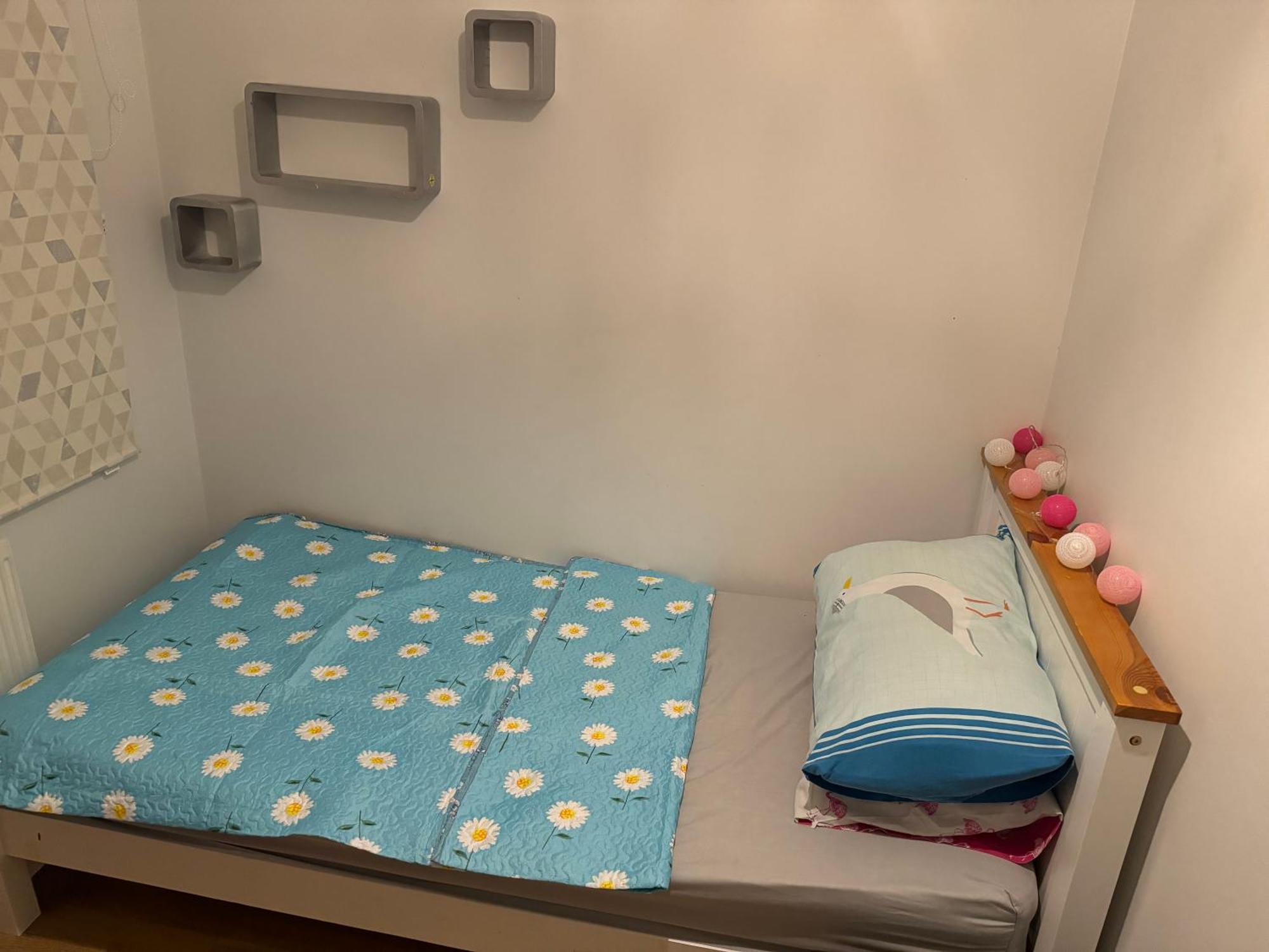 Homestay Family Away From Chatham (Kent)